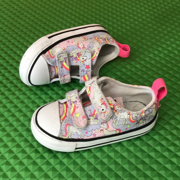 CONVERSE Little Girls Low Top Unicorn Print Sneakers | 6 - Picture 1 of 11